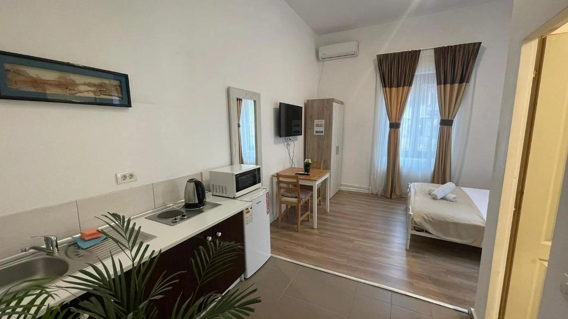 Piata Uniri Cozy Inn Bukarest 2*,