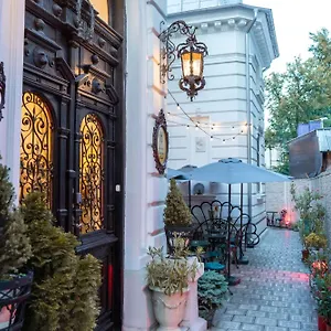 Conacul Coroanei Luxury Boutique Отель