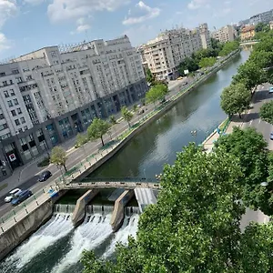 Apartment Old Town River View 123