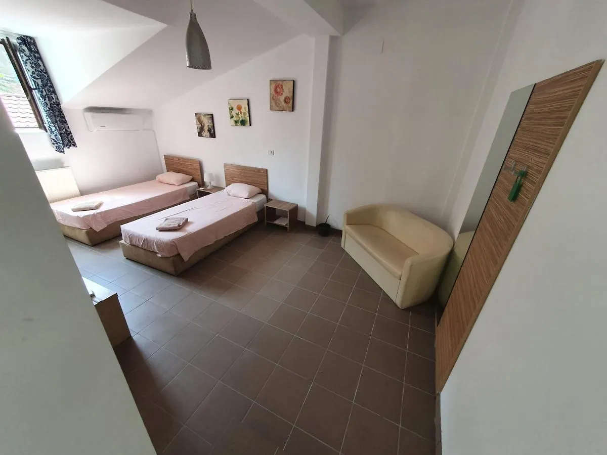Piata Uniri Cozy Inn Bucharest 2*,  Romania